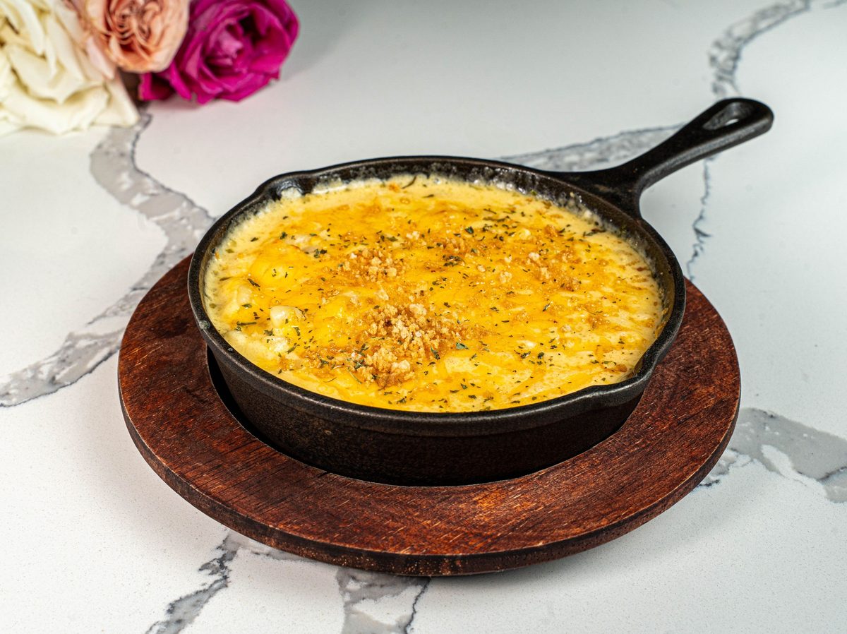 Cast Iron Mac N Cheese